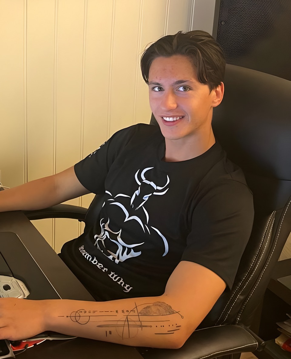 Sondre Franco Grimen smiling at his desk